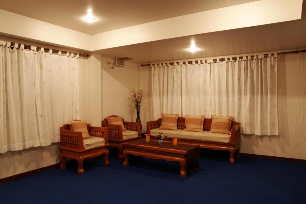 Ratchaphruek 2007 Hotel Chom Thong Zewnętrze zdjęcie